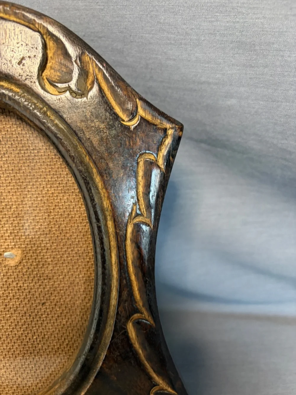 Vintage-Style Dark Brown Hand Carved Wooden Oval Tabletop Picture Frame 4 x 6